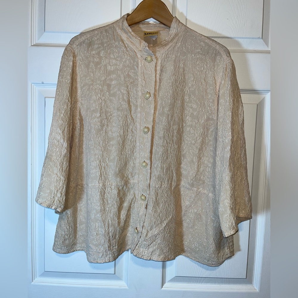 Uru Elegant Cream Button-Up Blouse 100% Silk - Picture 1 of 7